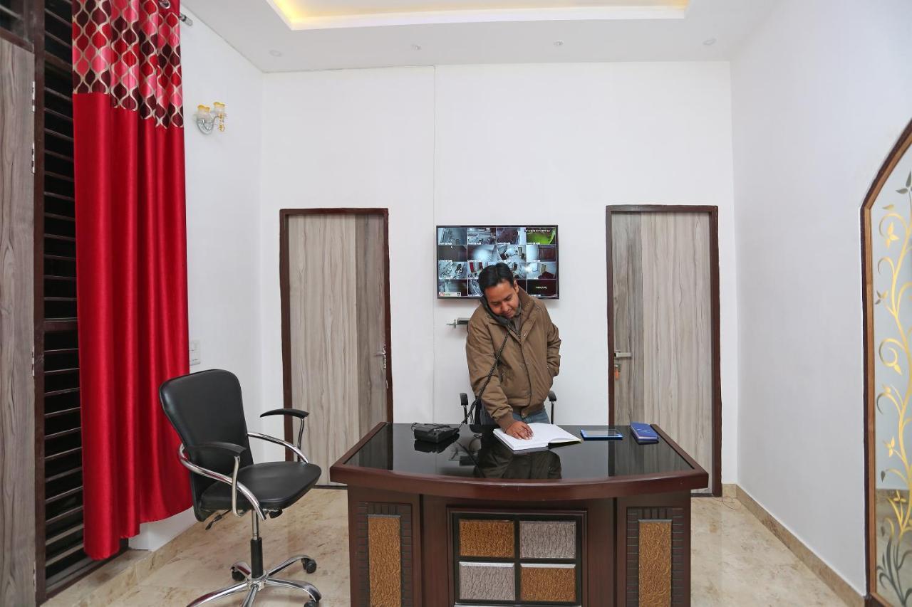 Hotel Rest Palace Agra  Zewnętrze zdjęcie